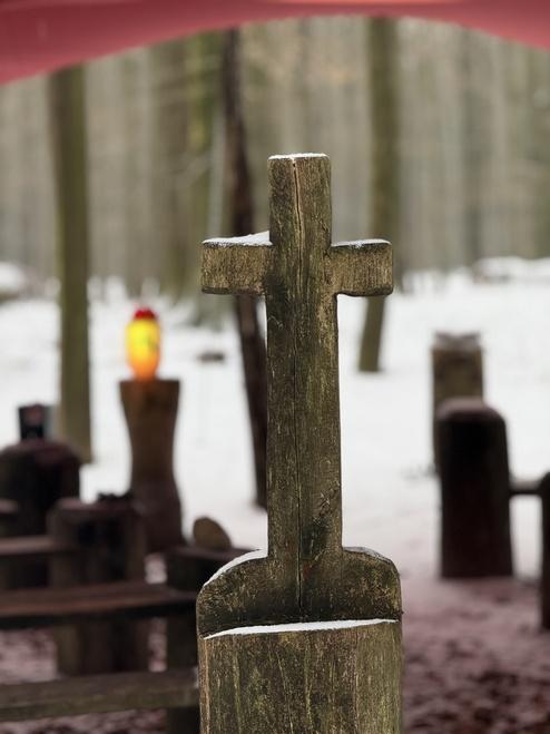 Friedwald Kisdorf Abschiedsplatz im Winter unscharfer Hintergrund