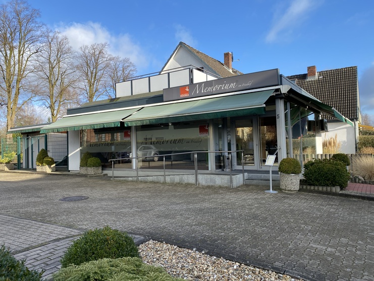 Memorium am Friedhof